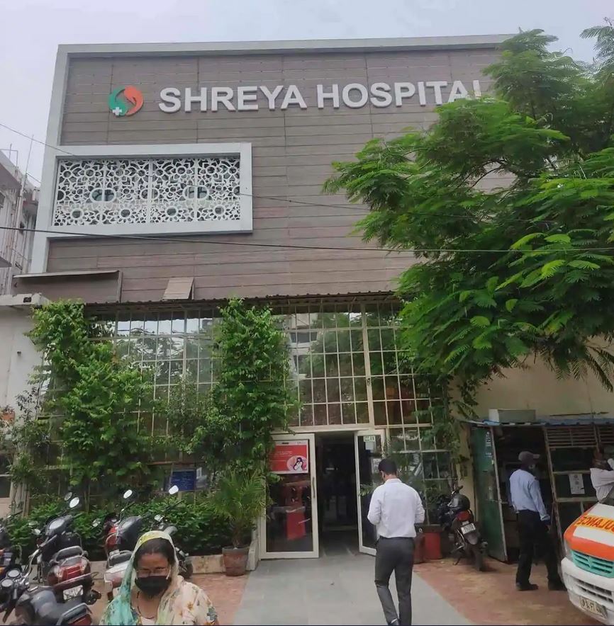 Shreya Hospital in Ghaziabad, Best Hospital in GhaziabadShreya Hospital in Ghaziabad is the Best Multi Speciality Hospital in Ghaziabad, Providing Best Orthopaedic, Gynaecology, Dental, ENT treatments in Ghaziabad